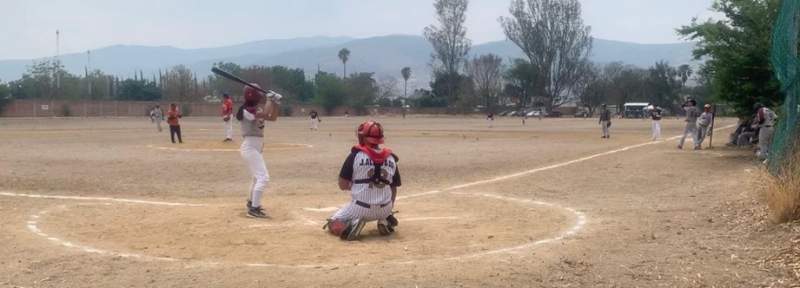 Debutan estudiantes del COBAO en Liga de Beisbol de Aficionados Oaxaca