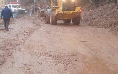 Se abre circulación vehicular en la carretera Oaxaca-Ixtlán, a la altura de Ixtepeji