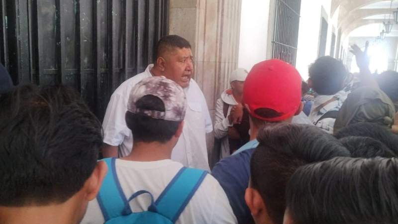 Citan a diputados en el Palacio de Gobierno; recibirán agradecimiento de Jara