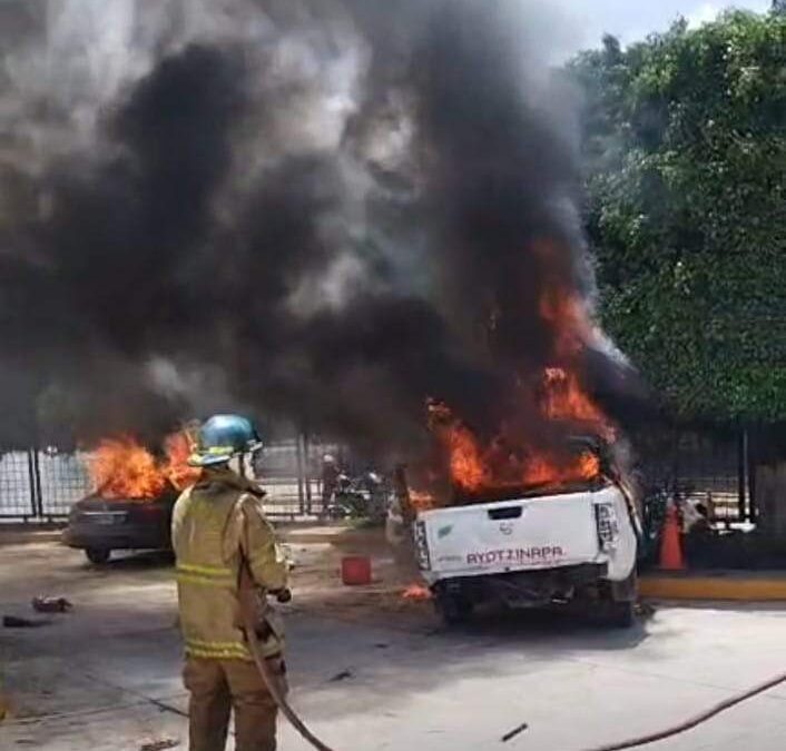 Con agresiones e incendios recuerdan a los normalistas de Ayotzinapa en Guerrero