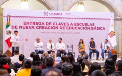Gobierno de Oaxaca entrega 40 claves escolares para garantizar educación de calidad