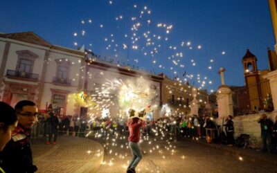 Invade música y danza de Oaxaca calles de Guanajuato en convite del 52 Festival Internacional Cervantino