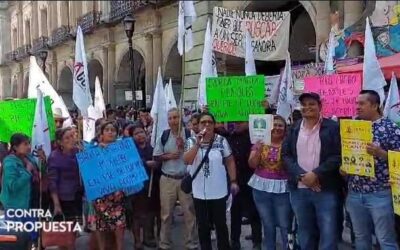 Bloque de organizaciones sociales se manifiesta en Palacio de Gobierno de Oaxaca