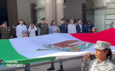 Disfrutan oaxaqueños desfile cívico militar