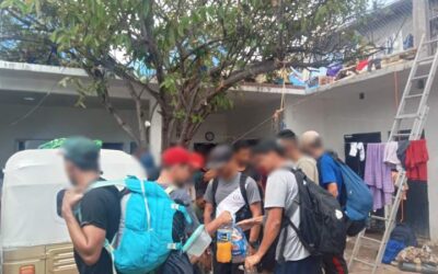 Fiscalía de Oaxaca realiza rescate humanitario de 174 migrantes, tras acciones simultáneas coordinadas con Guardia Nacional, SEDENA, Policía Estatal y Policía Vial en la región del Istmo