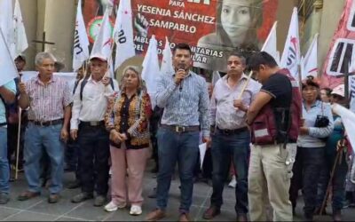 Protesta ACOPP en Palacio de Gobierno, pide esclarecimiento de crímenes