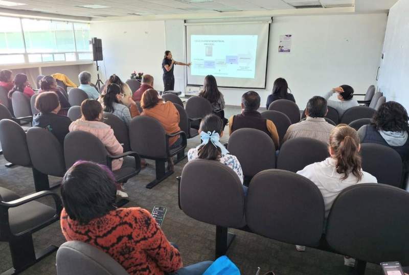 Realiza Secretaría de Administración Taller sobre Entrenamiento de Fuerza para Mujeres en Menopausia