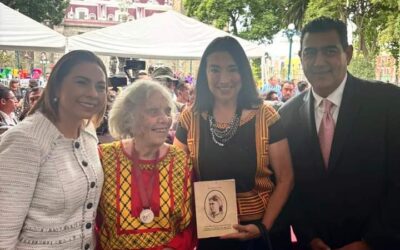 En Puebla, entrega de la medalla Carmen Serdán