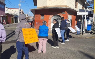 Bloquean habitantes de la Colonia Libertad