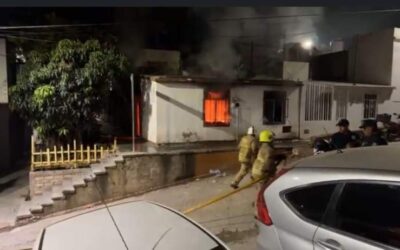 Hombres desconocidos queman vivienda en la capital