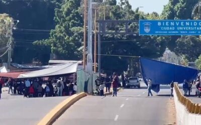 Maestros ya bloquean diversas cruceros en la capital