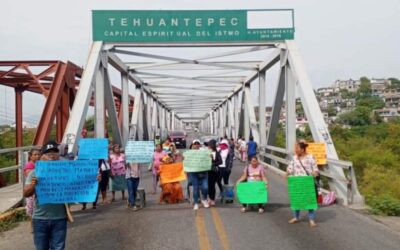 Bloquean sindicalizados de Salud en el Istmo