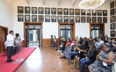 Despliega Gobernador de Oaxaca a todo su gabinete para labores de limpieza y entrega de ayuda en la Costa
