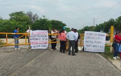 Escuelas de San Mateo del Mar cierran accesos al municipio