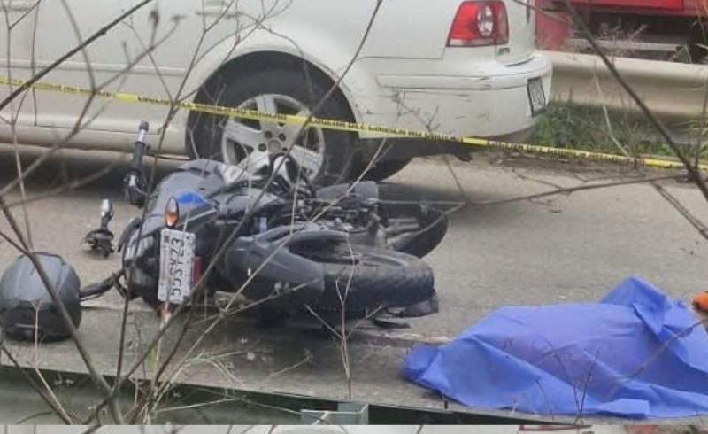 Indigente muere al ser atropellado por motociclista