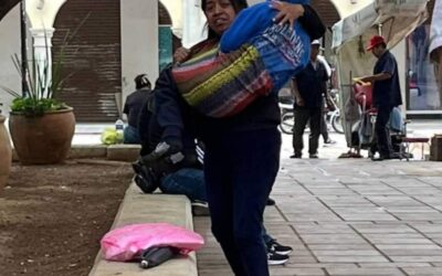 Madre cuicateca solicita ayuda para su menor hijo