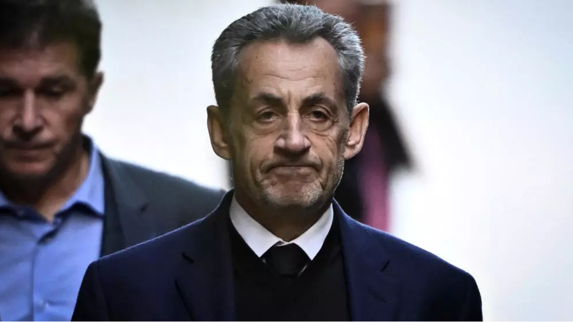 Nicolas Sarkozy, ex presidente de Francia, es encarcelado por financiamiento ilegal; pasará 5 años en prisión de París