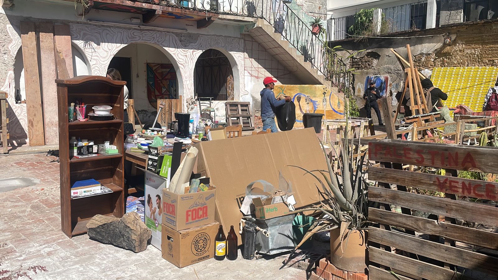 Desalojan escuela de arte y cultura ubicada en Xicoténcatl