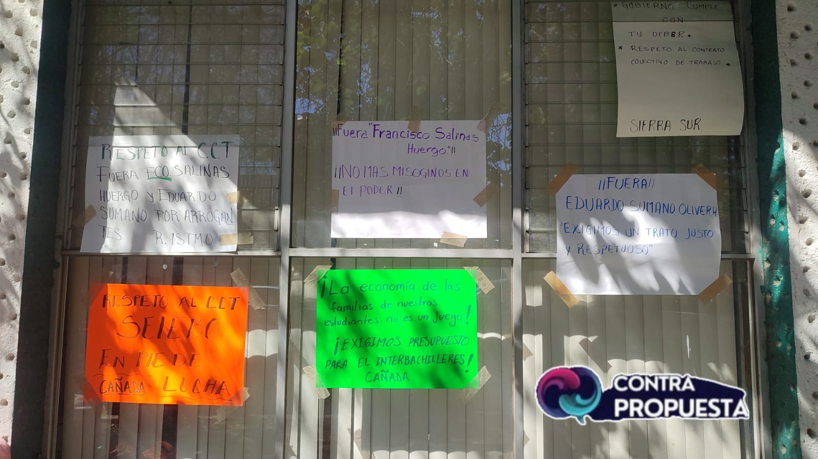 Trabajadores del SEIEBO "toman" sus oficinas centrales en Oaxaca; exigen al gobierno reanudar mesas de diálogo