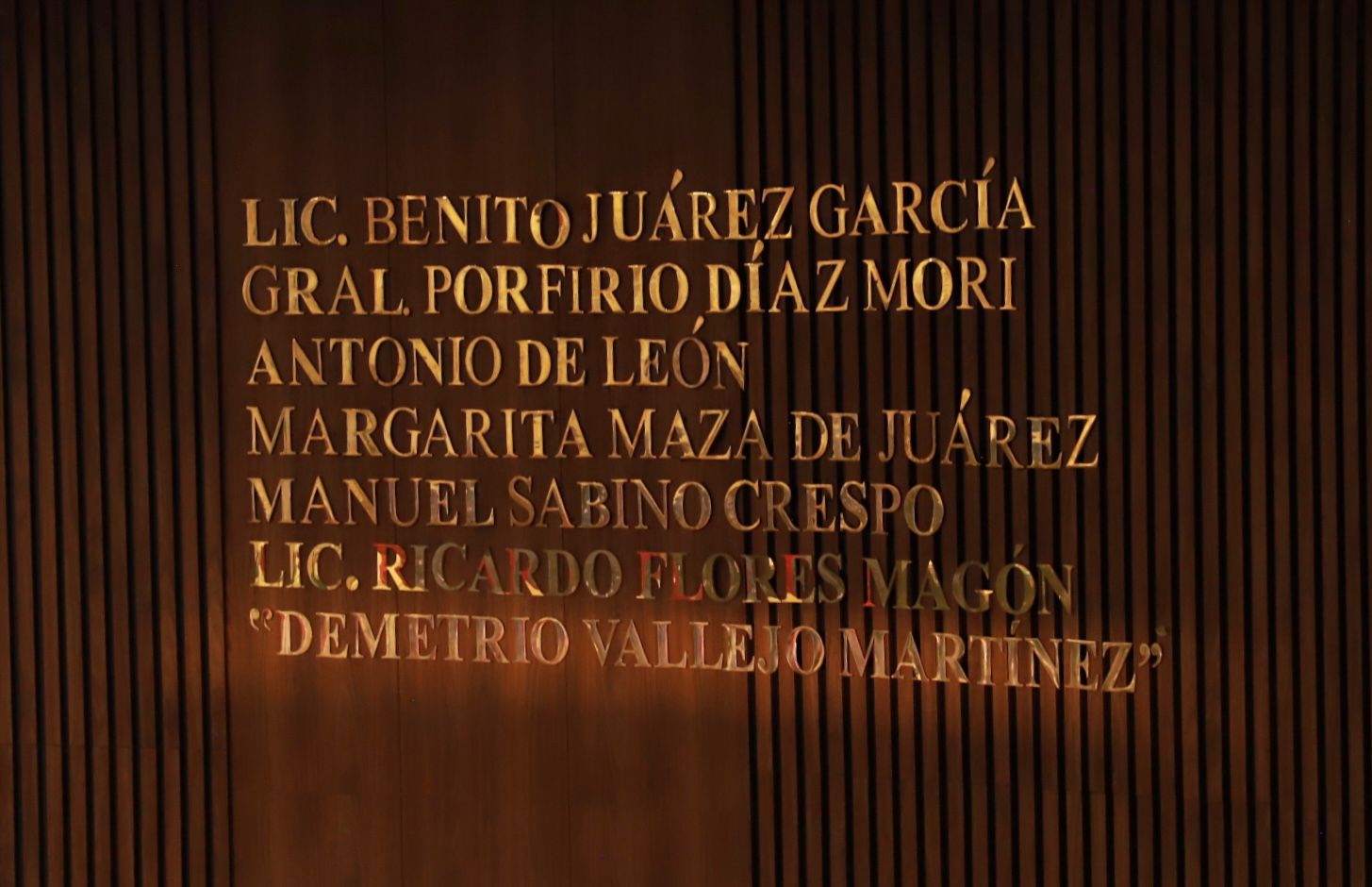 Inscriben en el Muro de Honor del Congreso de Oaxaca nombre de “Demetrio Vallejo Martínez”