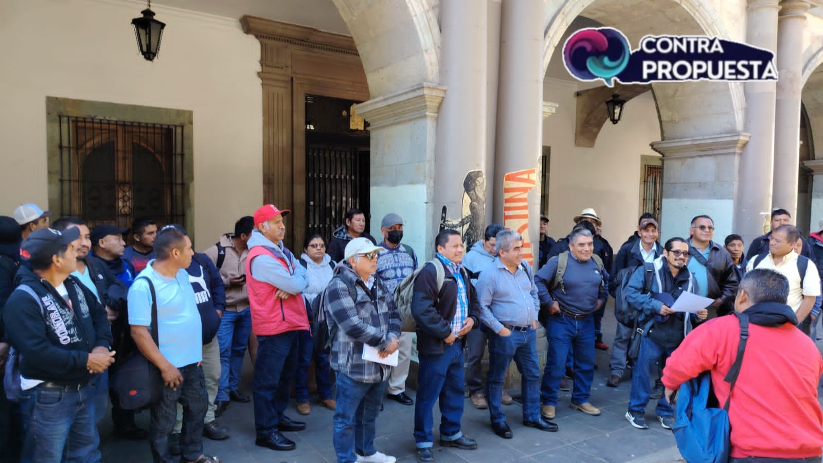 Comunidades de la Sierra Juárez protestan en Oaxaca para exigir caminos, obra y salud pública