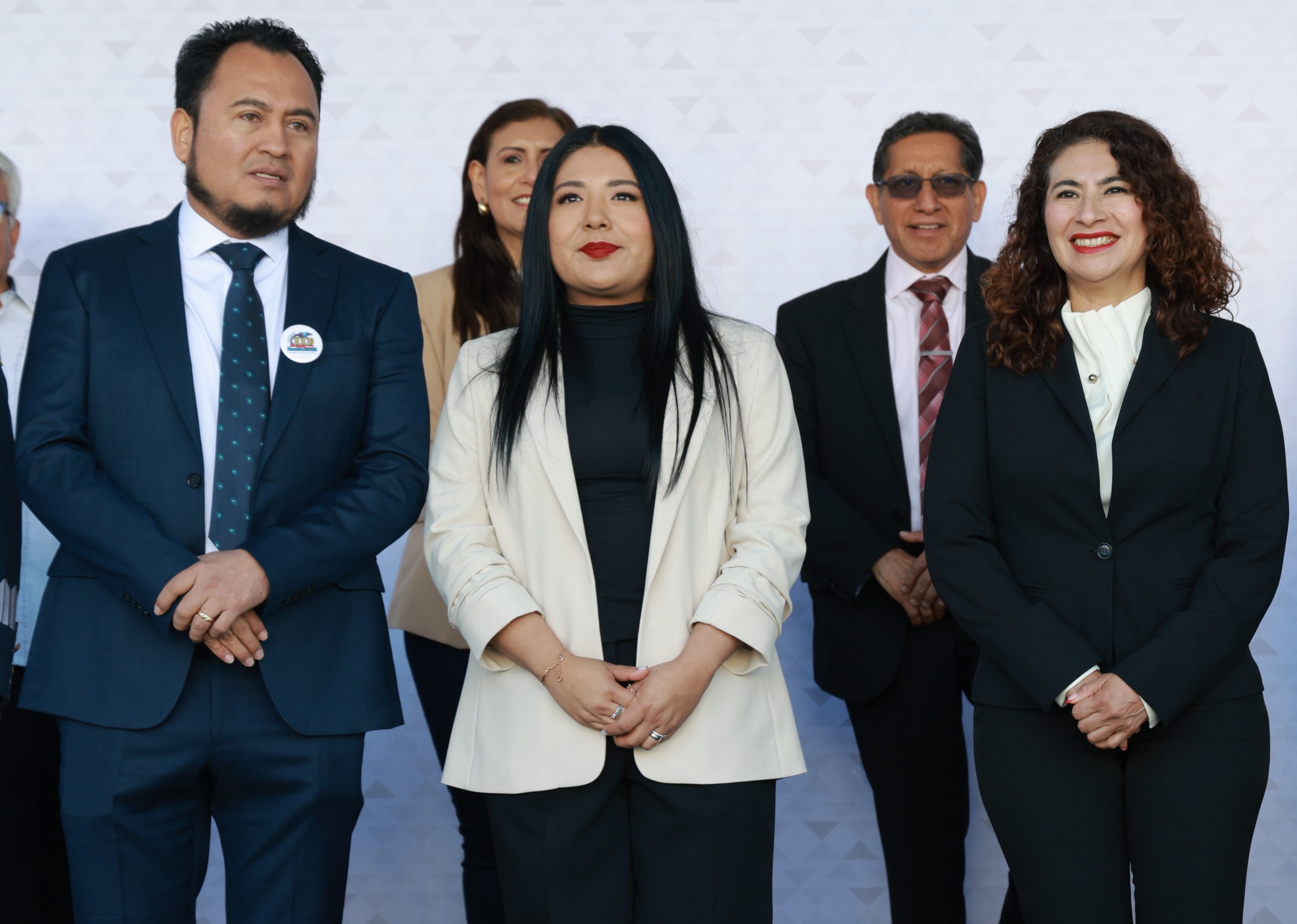 Diputadas de la LXVI Legislatura conmemoran el CIX Aniversario de la Constitución Mexicana