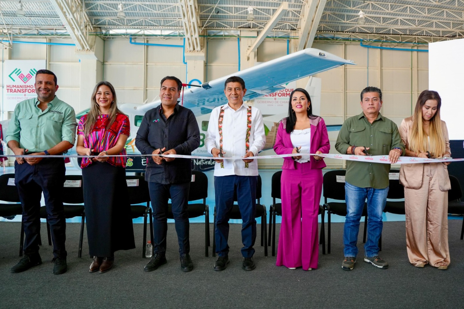 Asiste Salomón Jara a la apertura de nuevas rutas aéreas Tuxtla Gutiérrez-Oaxaca y Tuxtla Gutiérrez-Huatulco