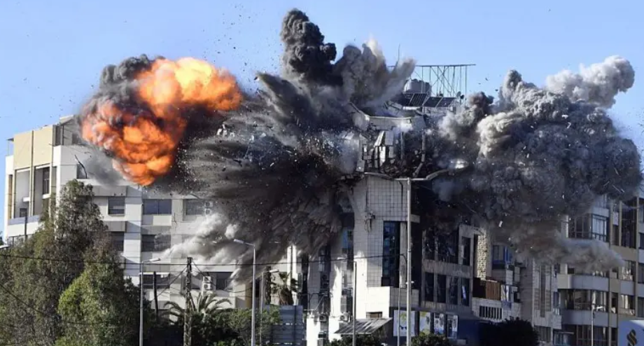 Israel mata a decenas de personas en la mayor oleada de ataques sobre Líbano desde el inicio de la guerra