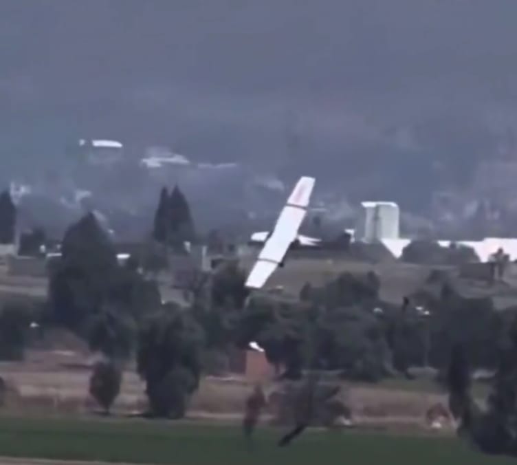 Cae avioneta en Puebla, fallecen 3 personas