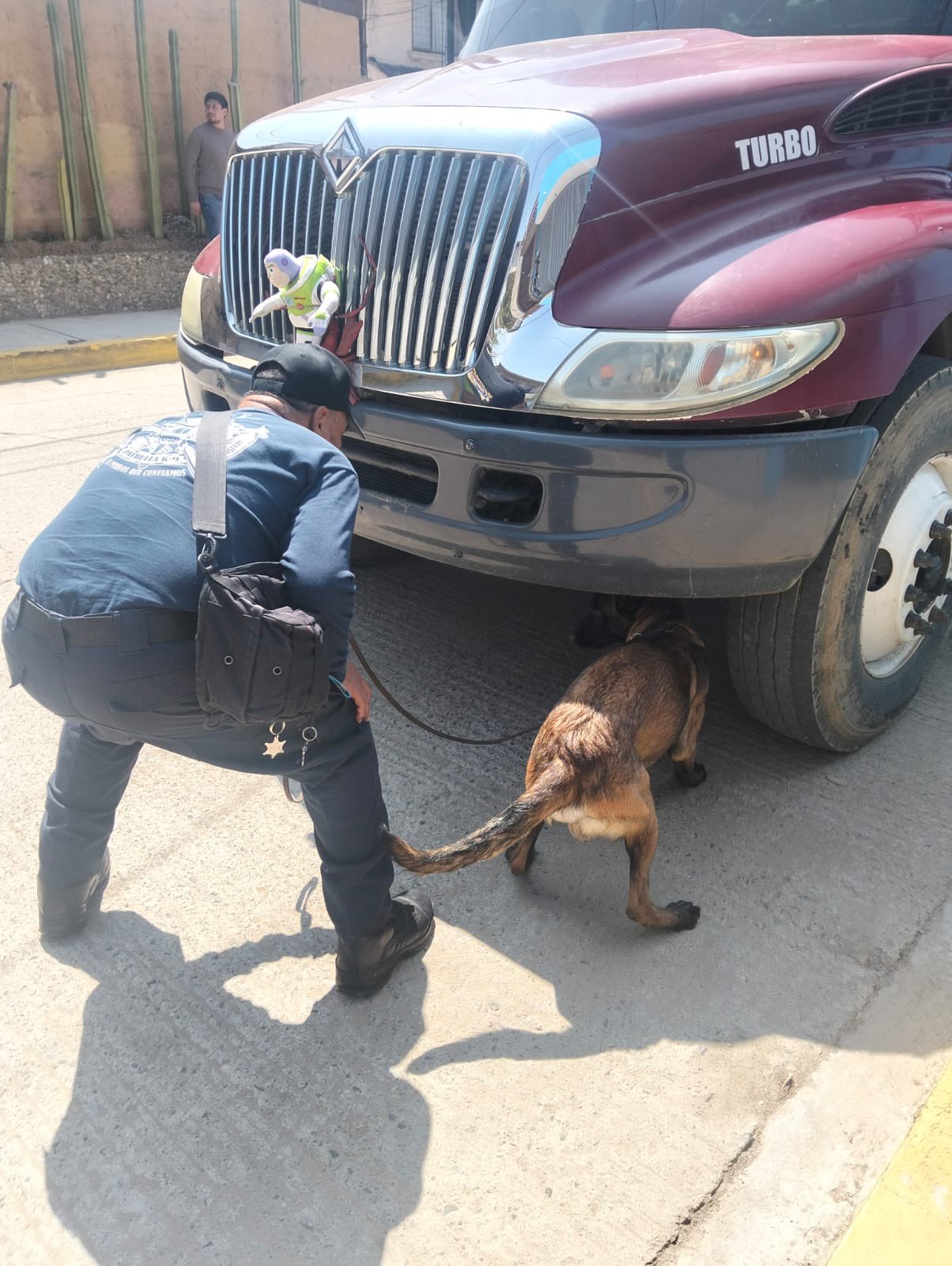 C5i OAXACA atiende reporte y coordina aseguramiento de presunto artefacto explosivo