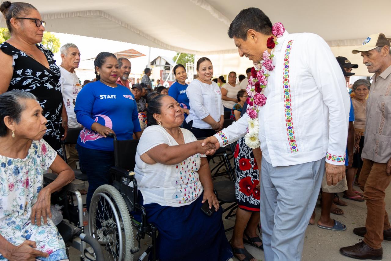 Inaugura Salomón Jara rehabilitación del sistema de agua potable en Santa María Tonameca