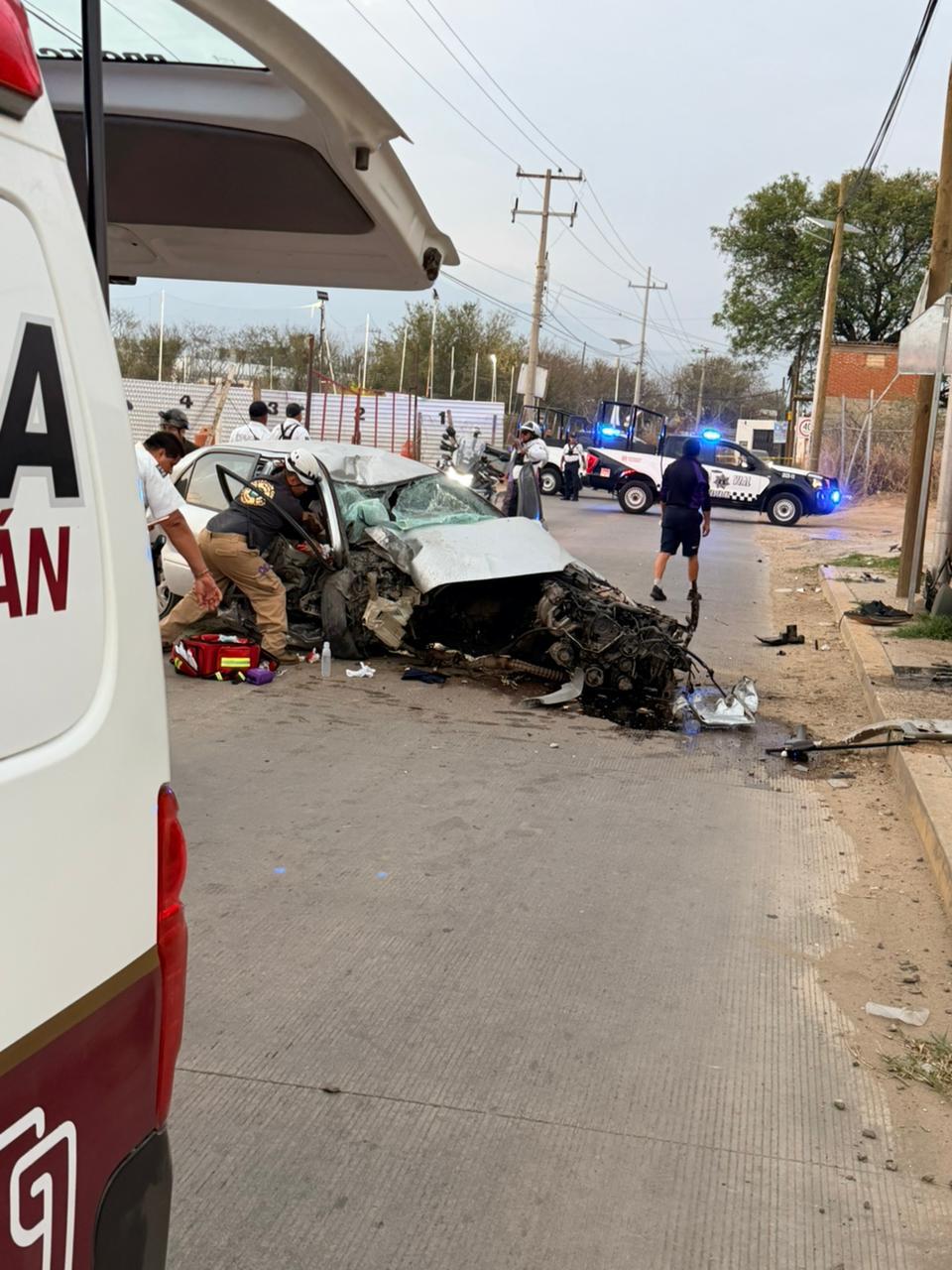 Muere joven de 19 años tras choque contra objeto fijo en el antiguo camino al Sabino