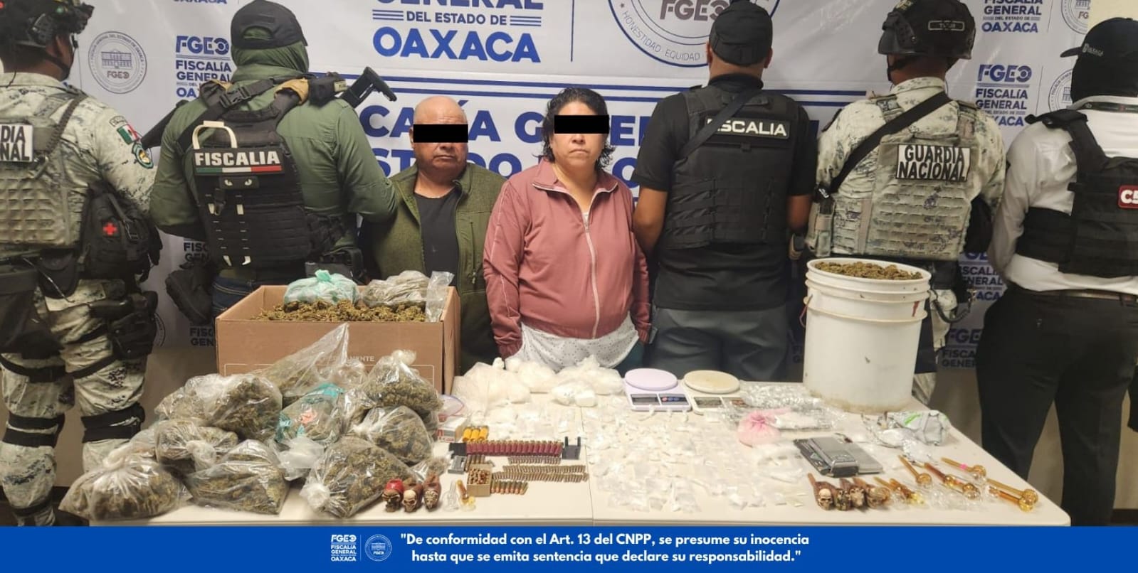 FGEO ejecuta cateo en la región de los Valles Centrales; aseguran armas, presuntas drogas y detienen a dos personas