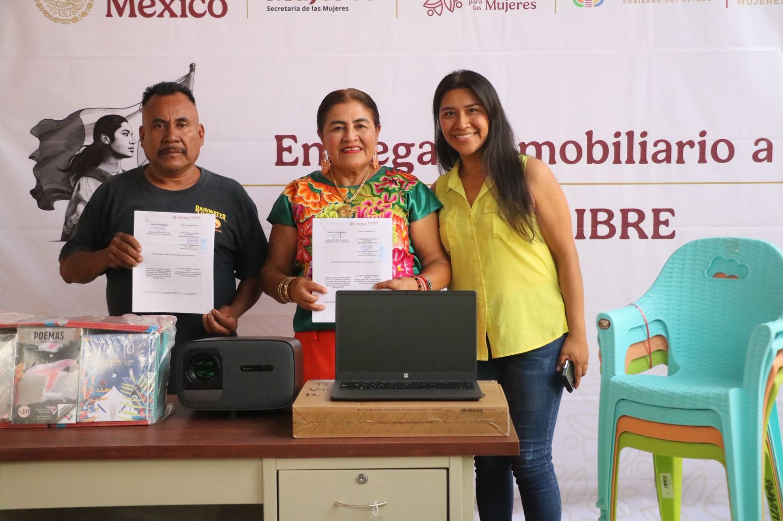 Entrega Secretaría de las Mujeres mobiliario a Centros LIBRE de Oaxaca