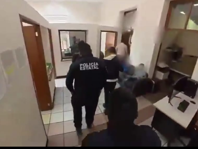 Fiscalía de Oaxaca lleva a declarar ante Ministerio Público al Presidente Municipal, escolta, Director, Subdirector y elementos de la policía de Mitla para determinar responsabilidades por hechos violentos