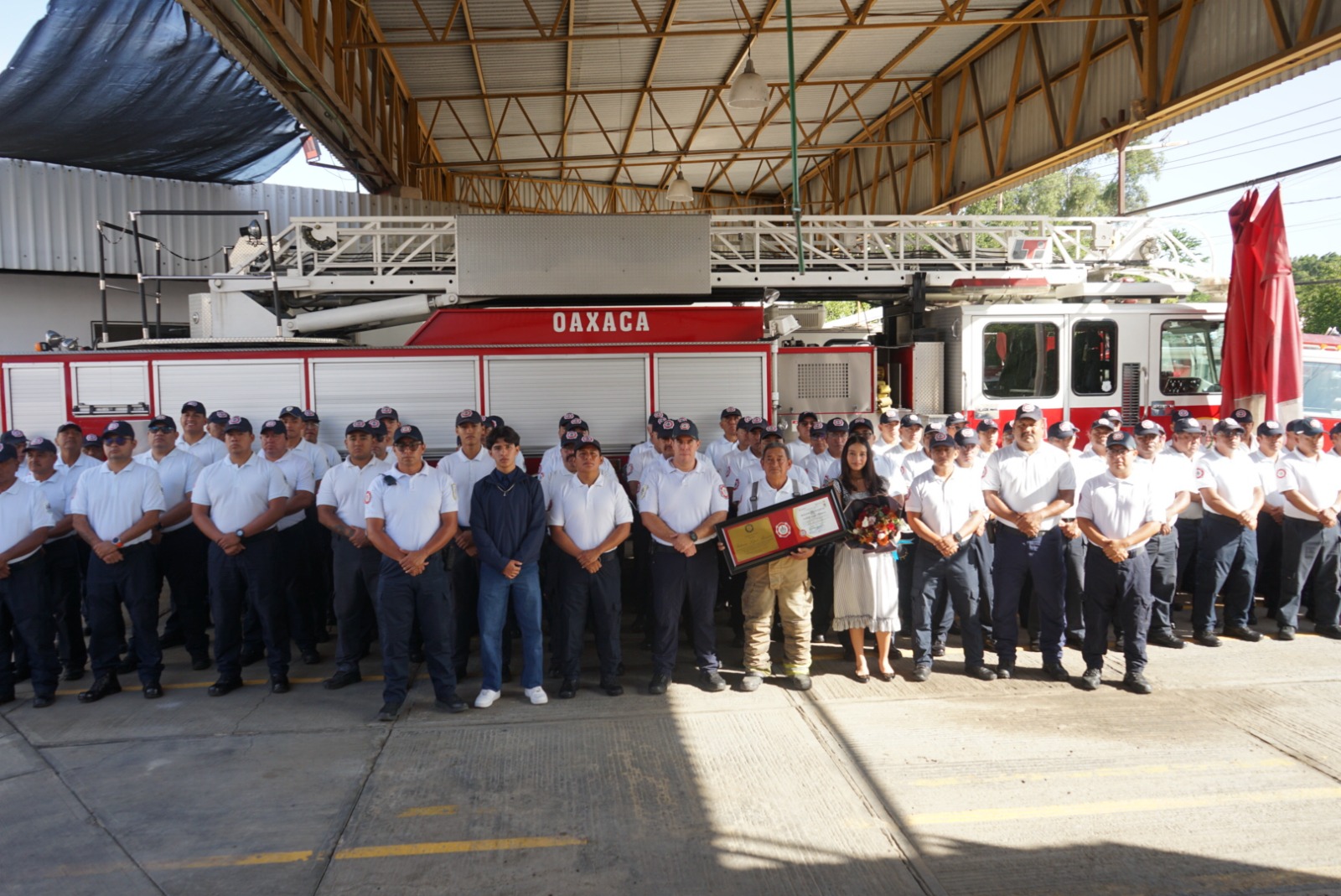 Reconoce SSPC trayectoria del bombero Patricio López tras 34 años de servicio