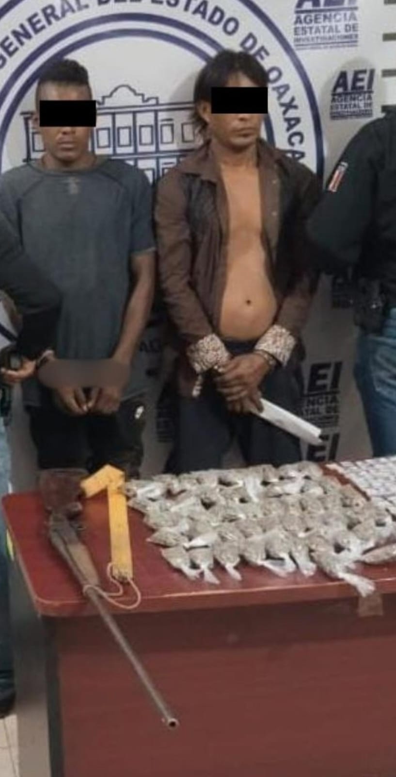 Asegura Fiscalía de Oaxaca más de 900 dosis de droga y detiene a dos personas durante operativo conjunto en la región de la Costa