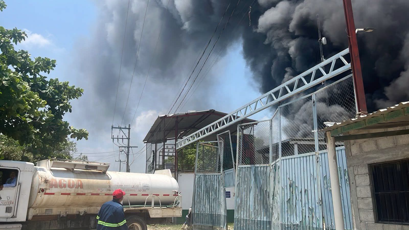 Incendio en bodega de mangos en Chahuites