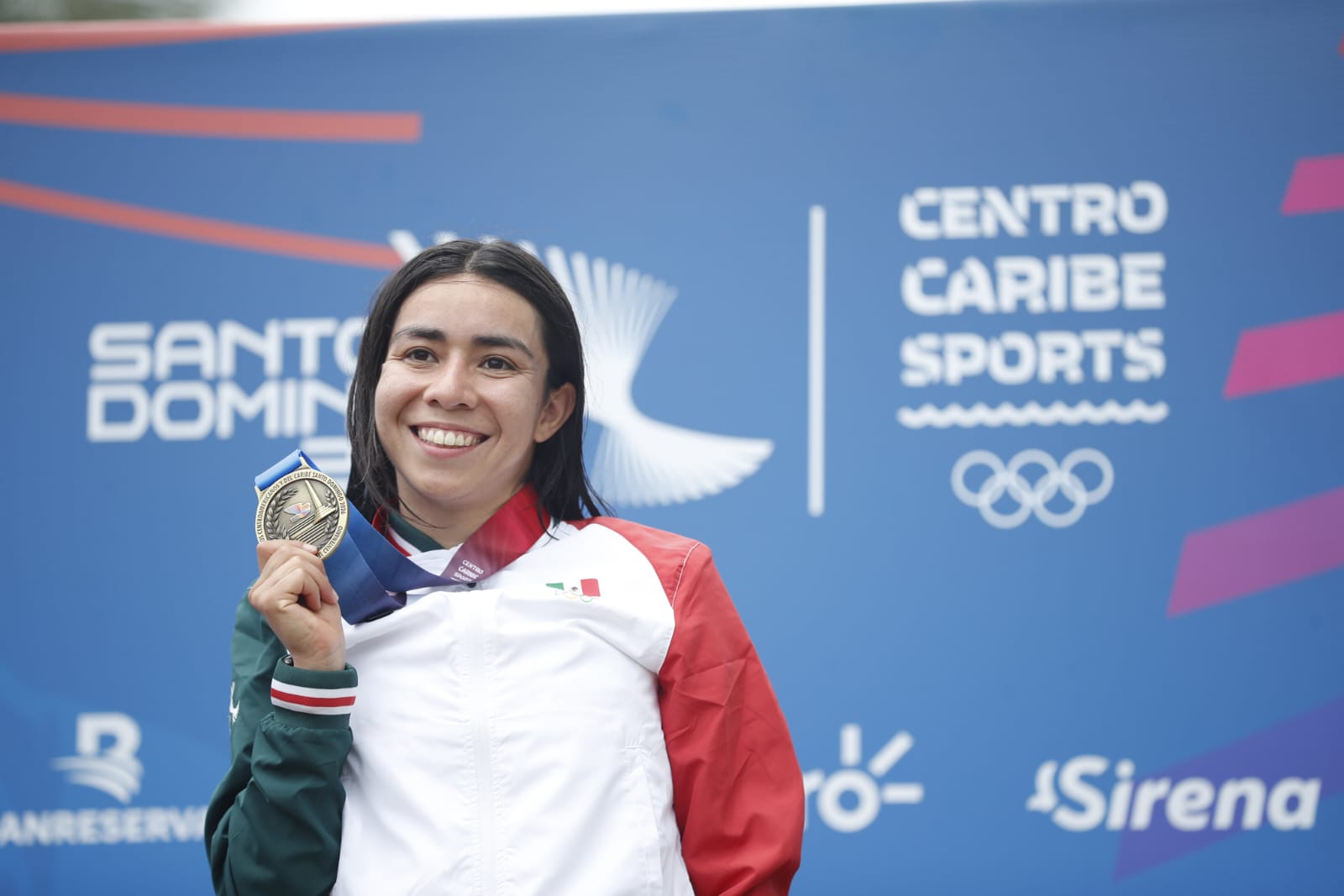 Mexicana Ana María Torres conquistó la medalla de oro en prueba individual femenina de triatlón