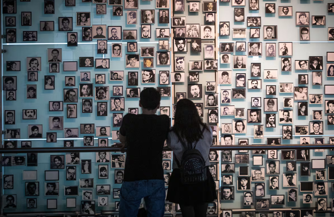 Un centenar de violadores de los derechos humanos durante la dictadura de Pinochet pide indultos a Kast
