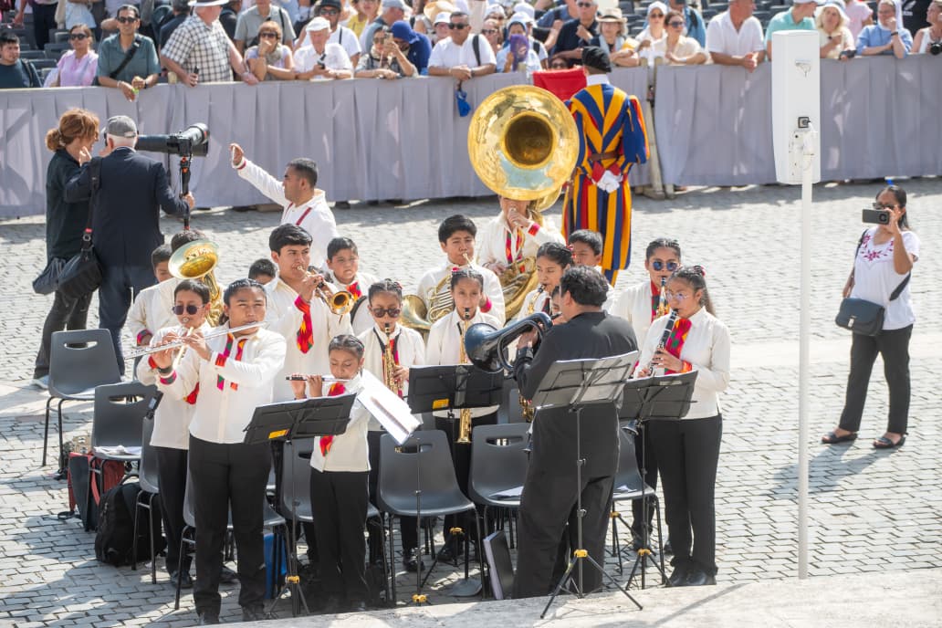 De Tlaxiaco para el mundo: música oaxaqueña hace vibrar la Santa Sede